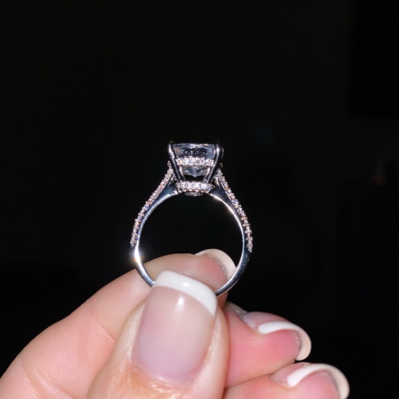 Stunning Sterling silver Cushion cut 3ct AAAAA CZs - Picture 2 of 6